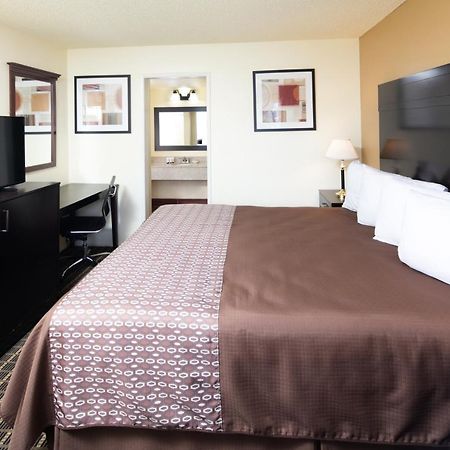 Red Lion Inn & Suites Рединг Екстериор снимка