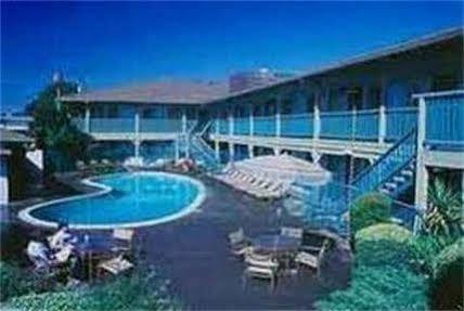 Red Lion Inn & Suites Рединг Екстериор снимка