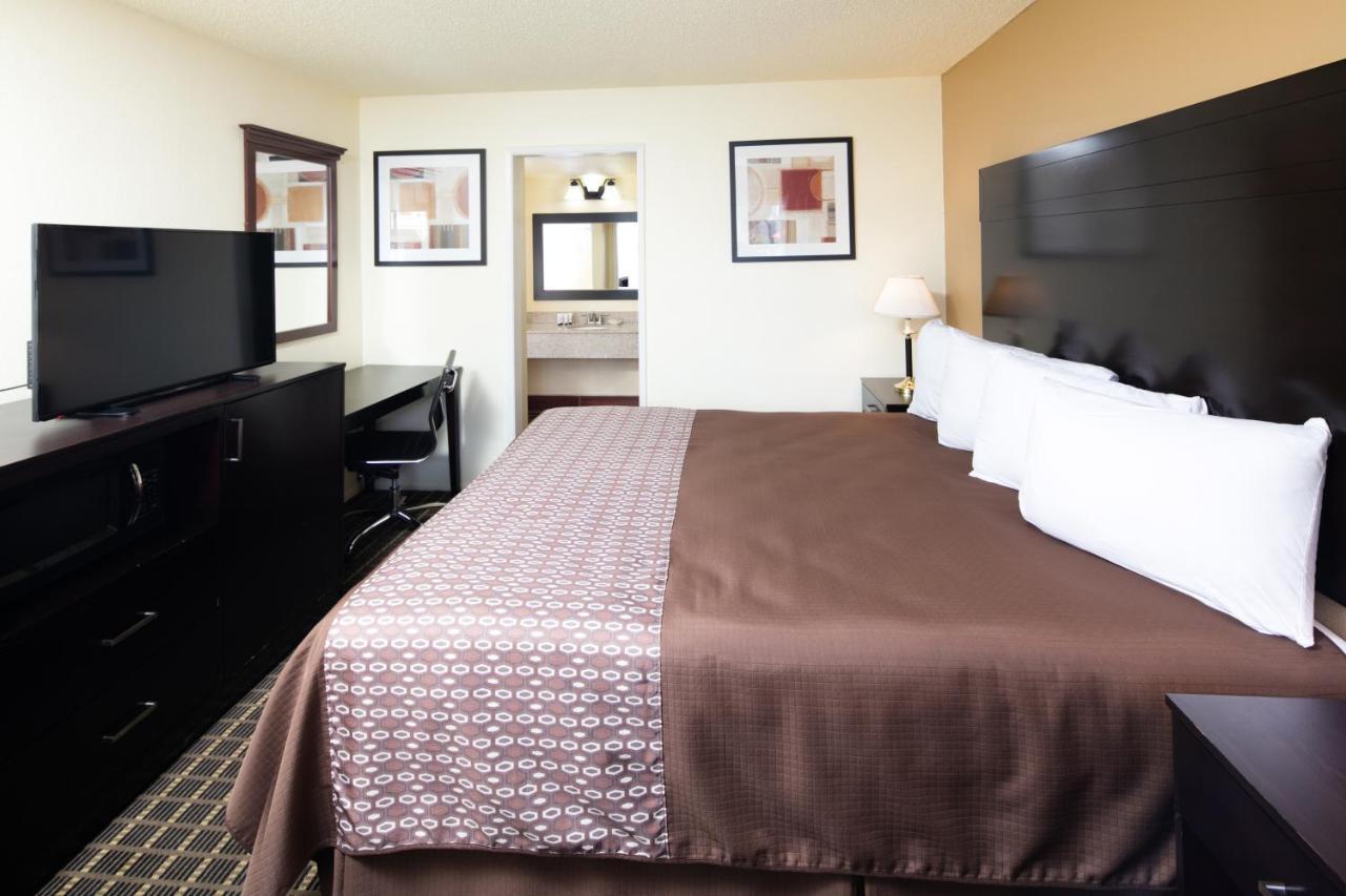 Red Lion Inn & Suites Рединг Екстериор снимка