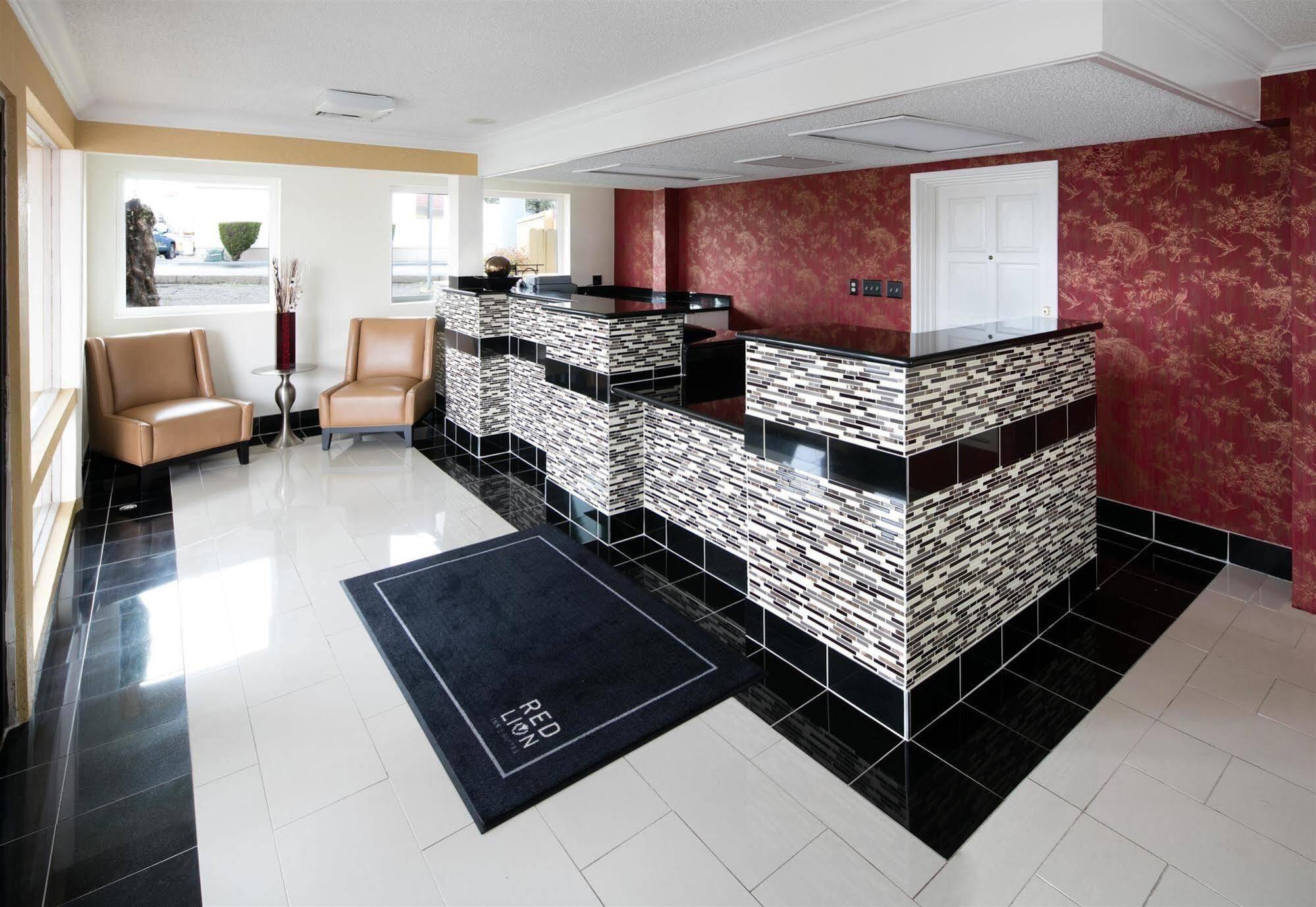 Red Lion Inn & Suites Рединг Екстериор снимка